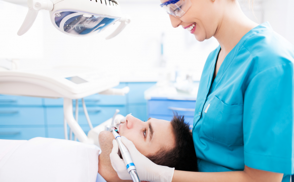 LA IMPORTANCIA DE ACUDIR OPORTUNAMENTE CON LOS DENTISTAS EN LEÓN LA IMPORTANCIA DE ACUDIR OPORTUNAMENTE CON LOS DENTISTAS EN LEÓN