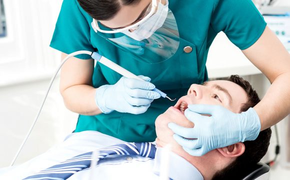 LA IMPORTANCIA DE LA PERIODONCIA EN LEÓN LA IMPORTANCIA DE LA PERIODONCIA EN LEÓN